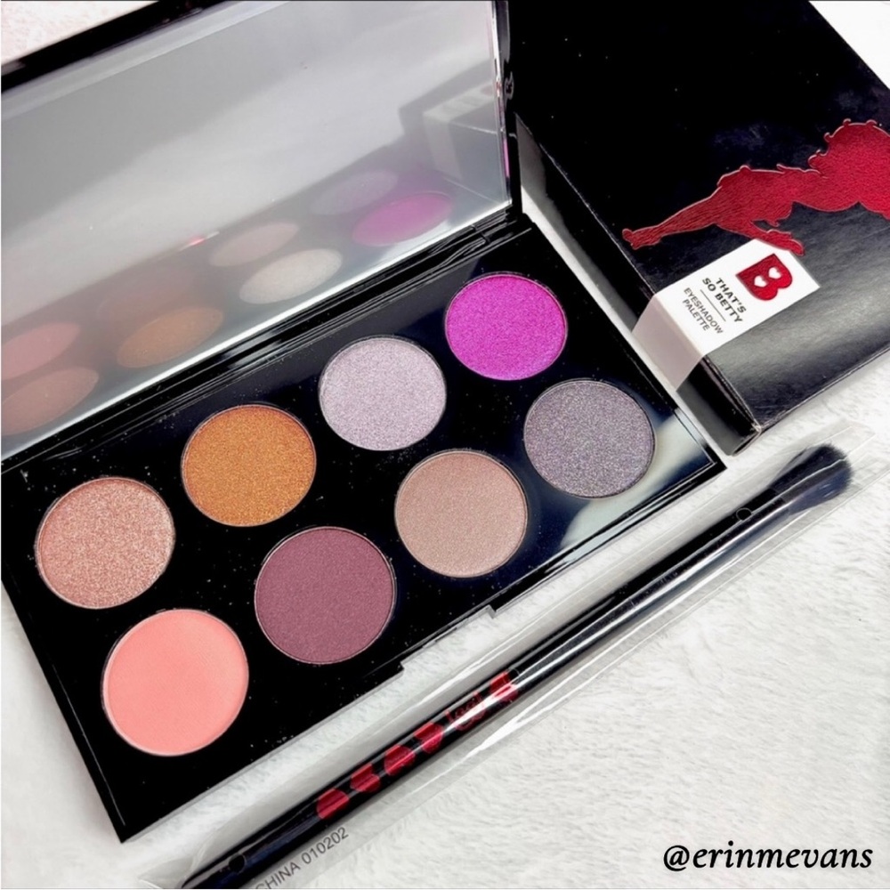 Betty Boop x Ipsy Eyeshadow Palette & Brush That’s So Betty New